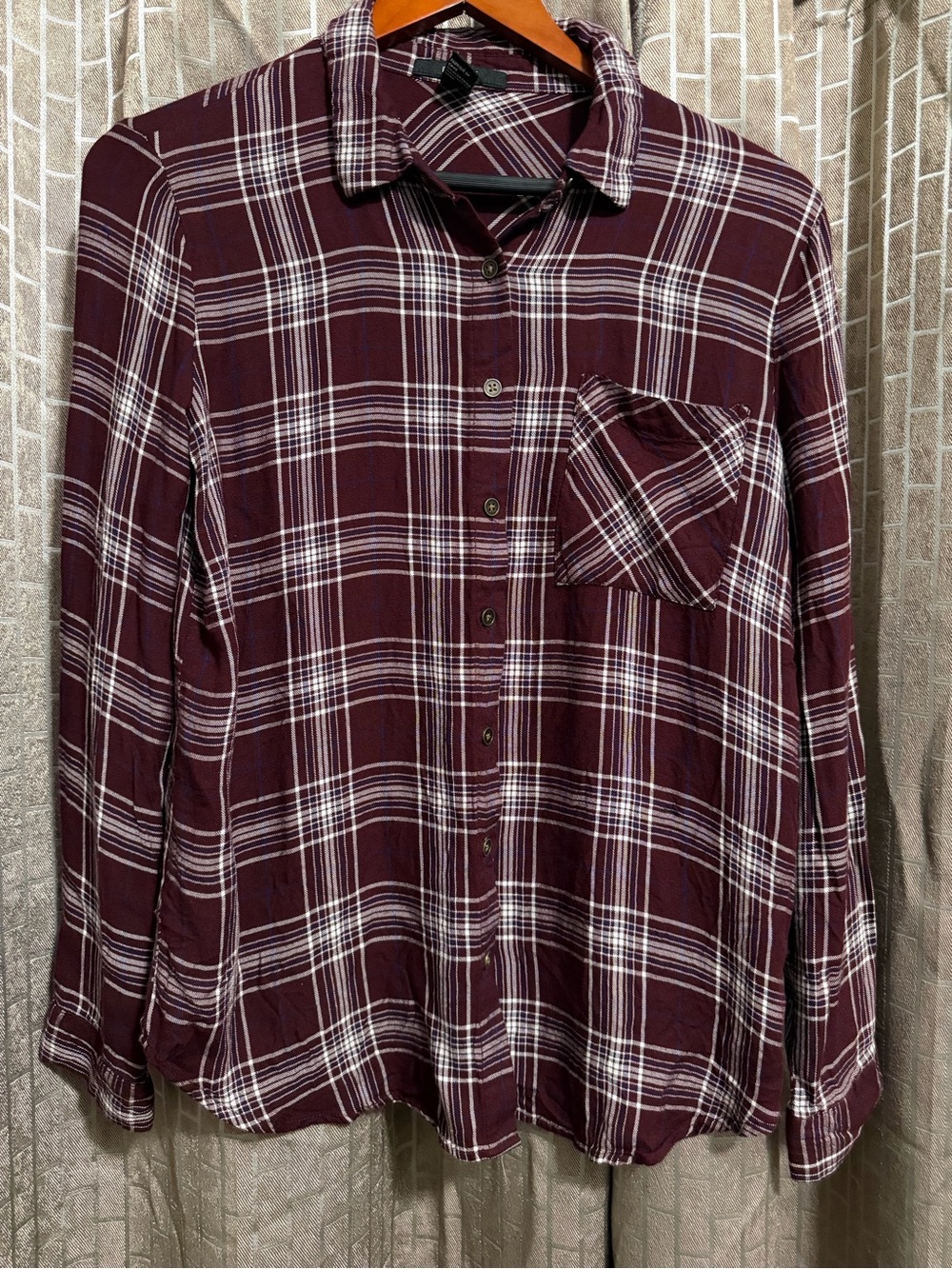 Forever 21 M Burgundy Plaid Button-Down Shirt